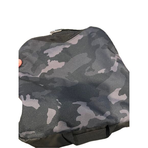 Under Armour Camo Undeniable 5.0 Duffle Bag - Small - Picture 6 of 6